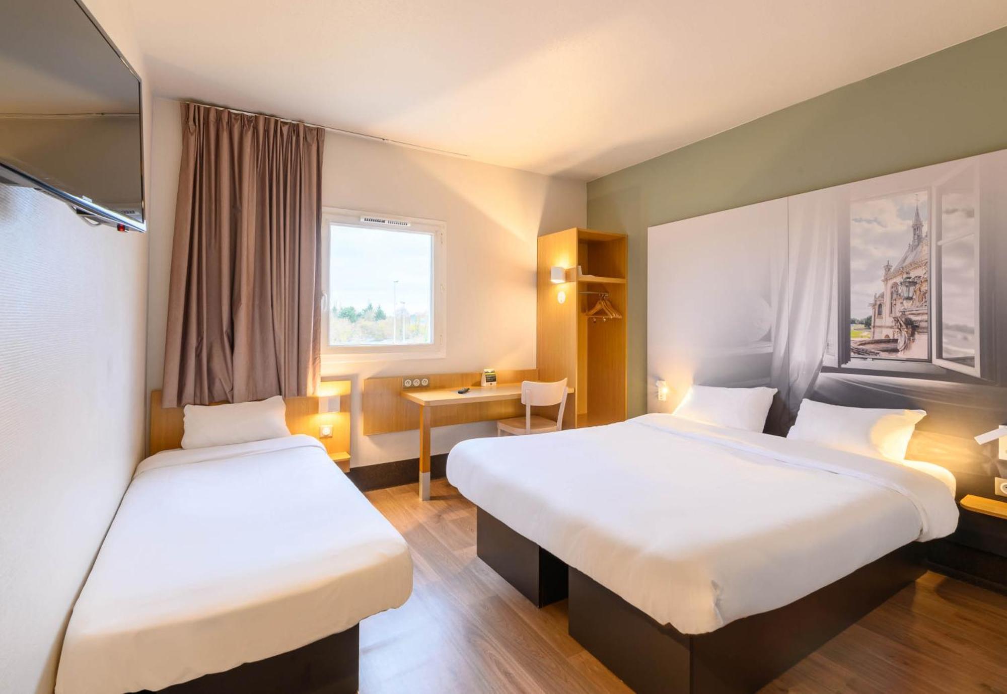 B&B Hotel Creil Chantilly Exterior photo